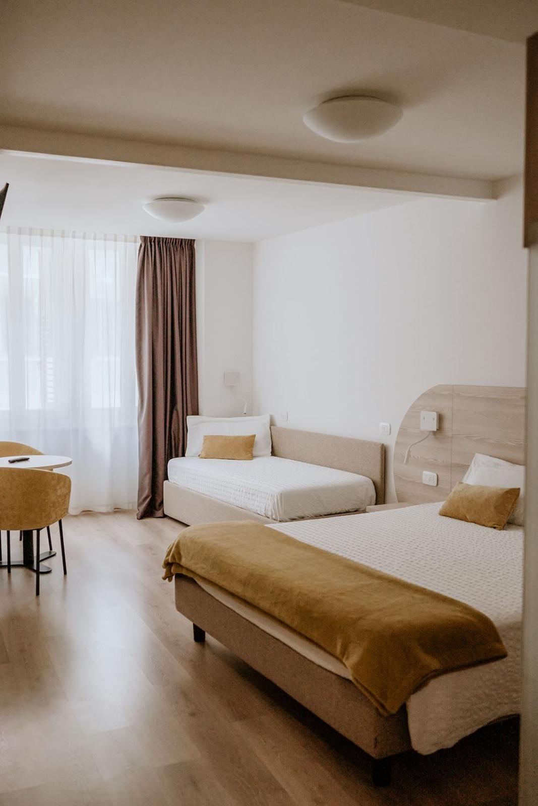Hotel Venezia Тренто Екстериор снимка