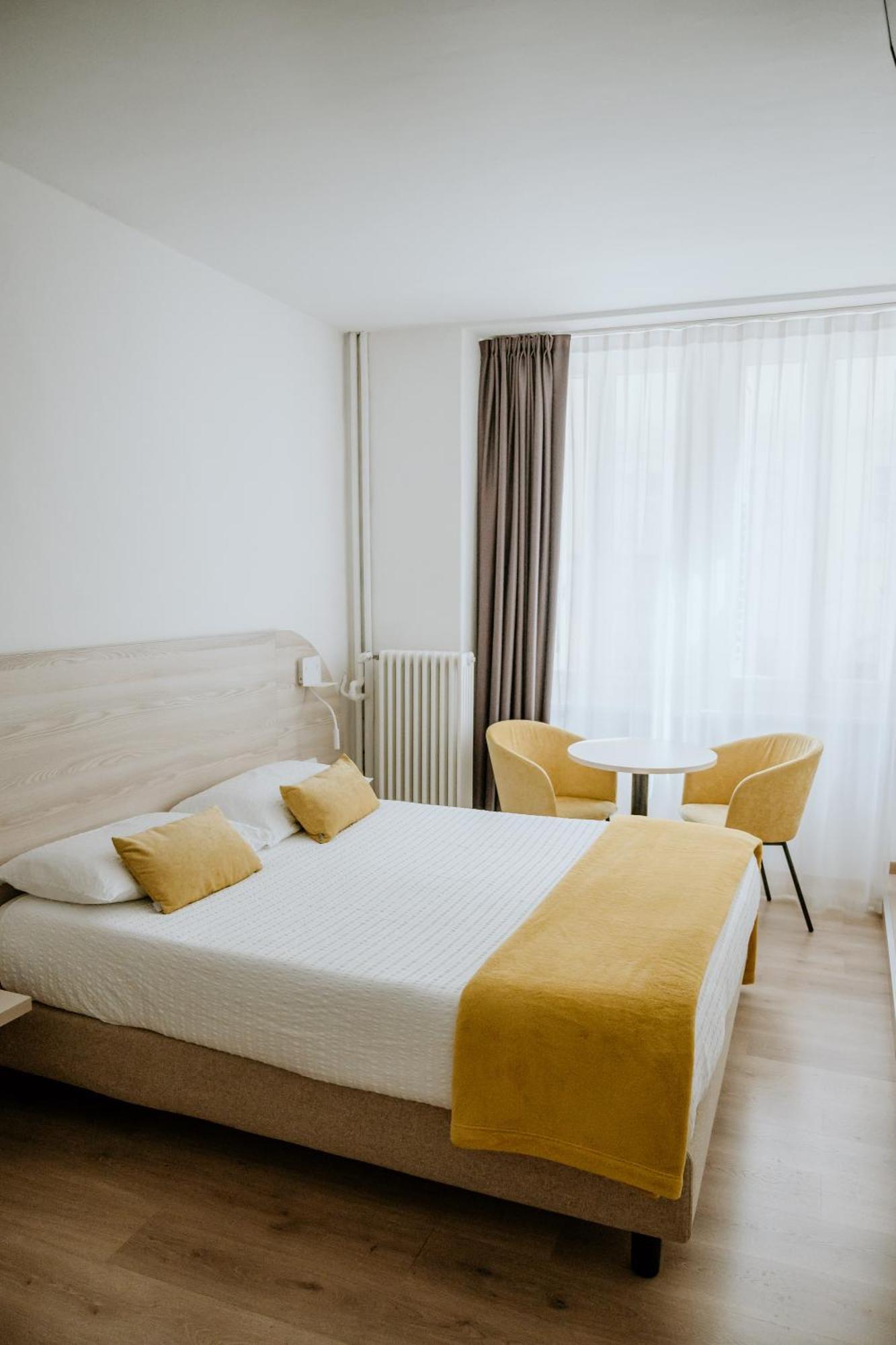 Hotel Venezia Тренто Екстериор снимка