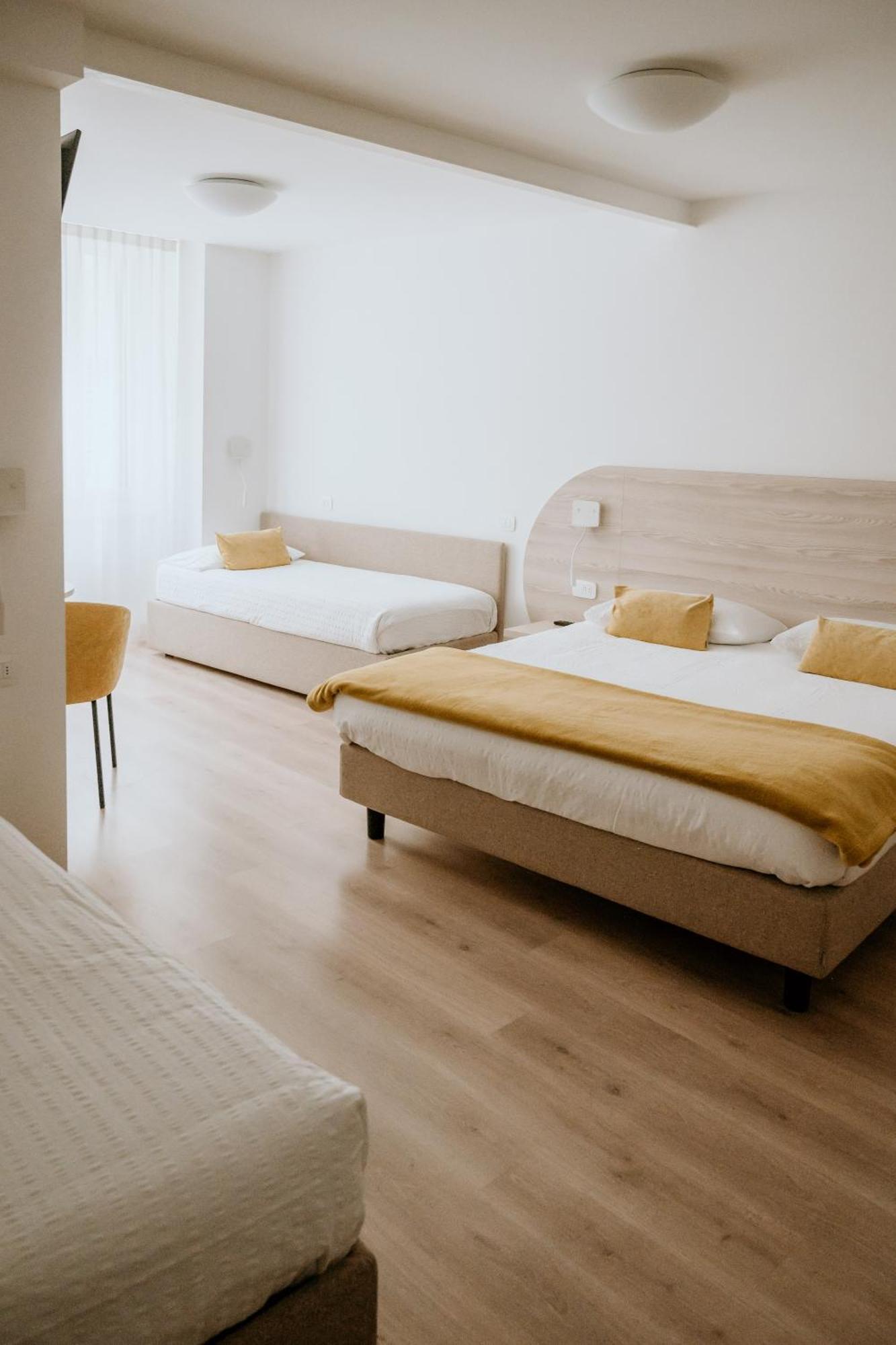 Hotel Venezia Тренто Екстериор снимка