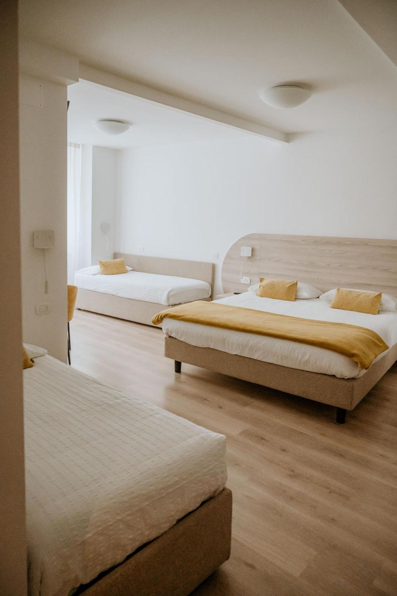Hotel Venezia Тренто Екстериор снимка