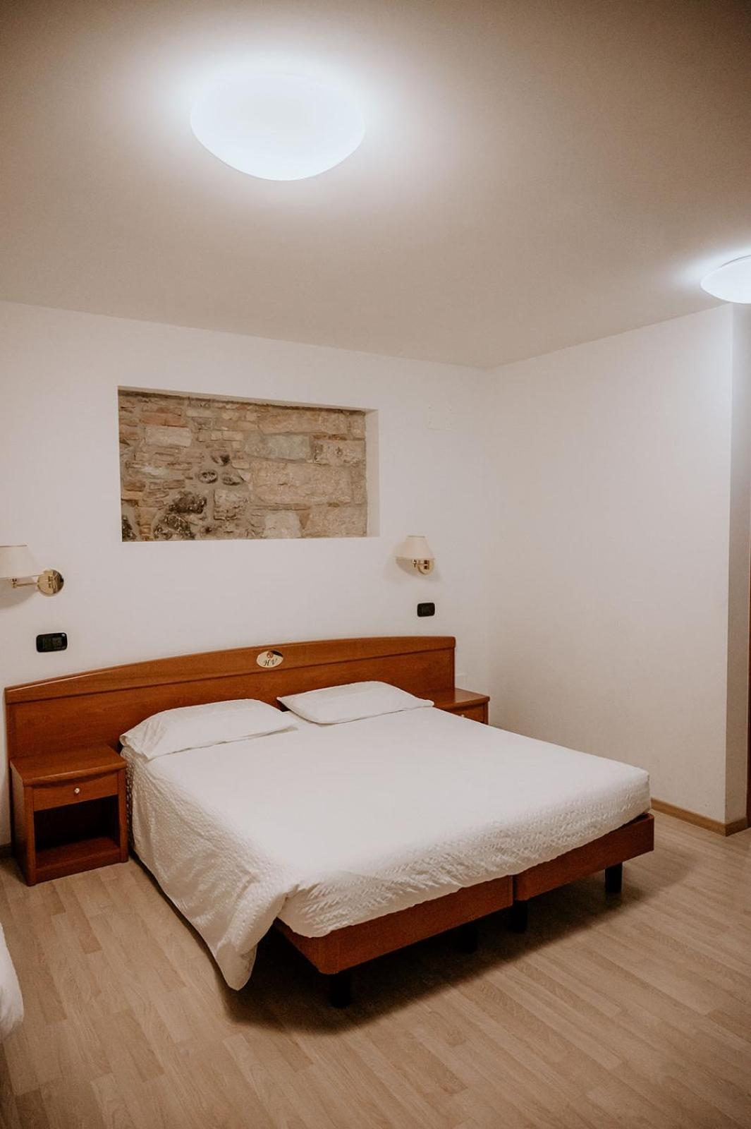 Hotel Venezia Тренто Екстериор снимка