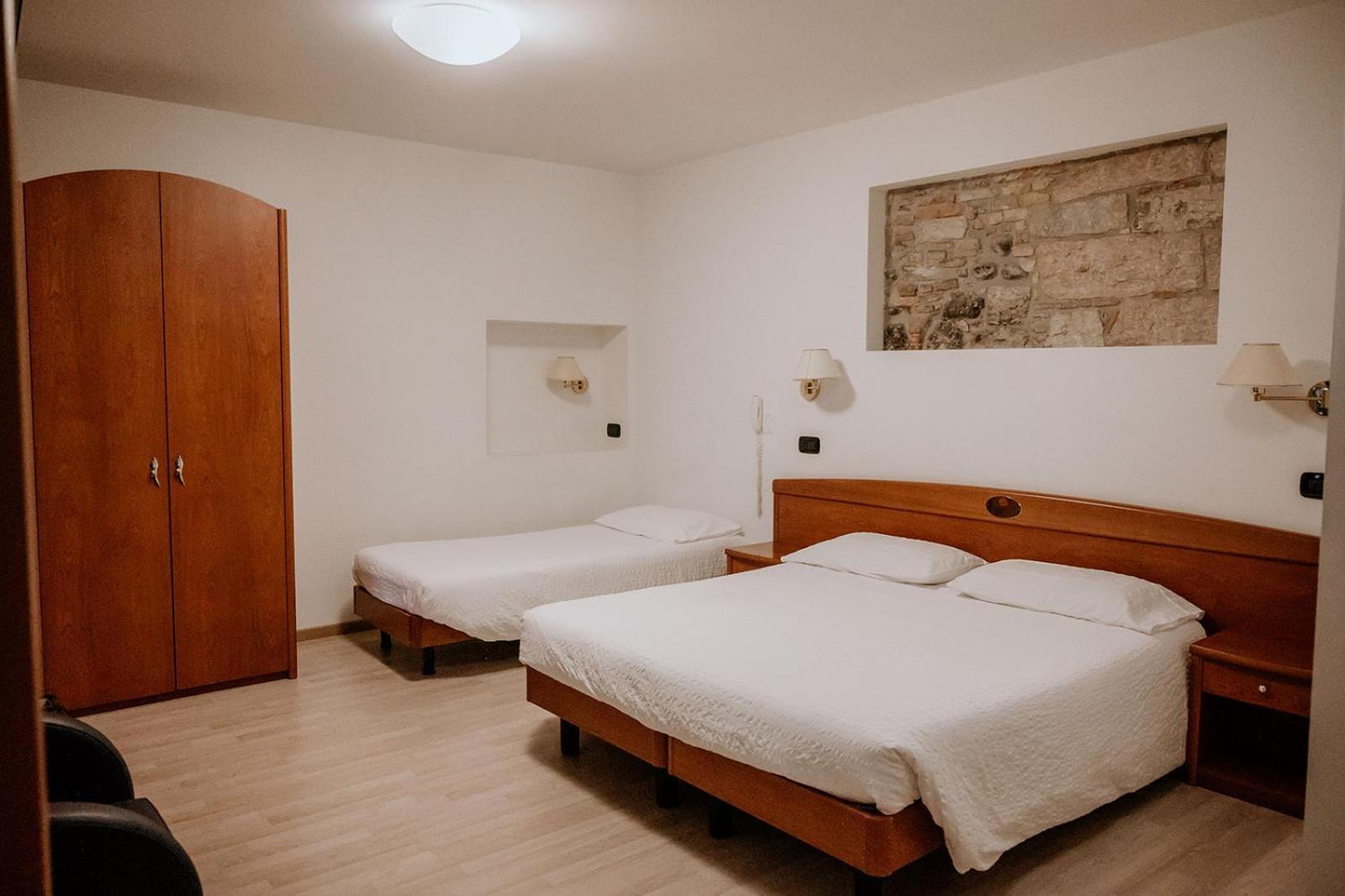 Hotel Venezia Тренто Екстериор снимка